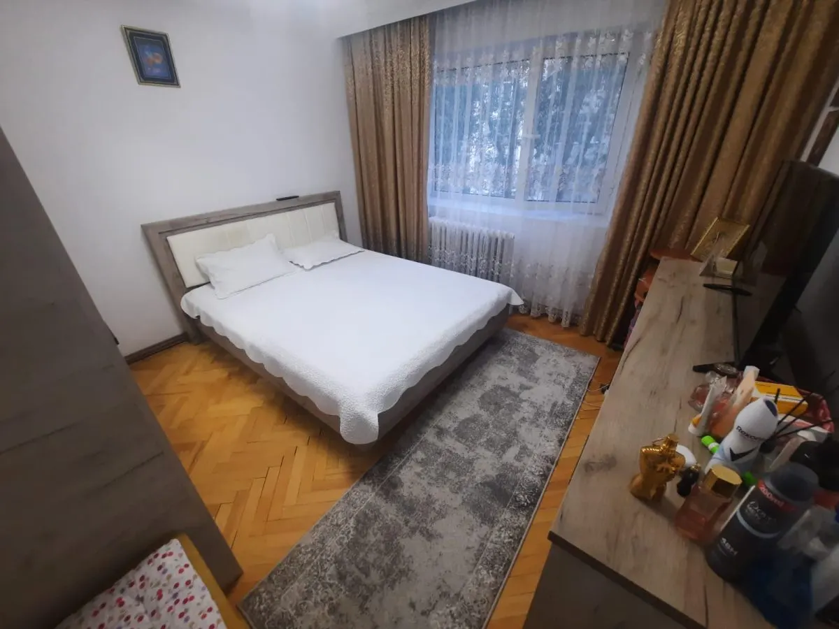 Apartament 3 camere decomanadat, etaj 2/4, zona Cug, 128.000 Euro - foto 2