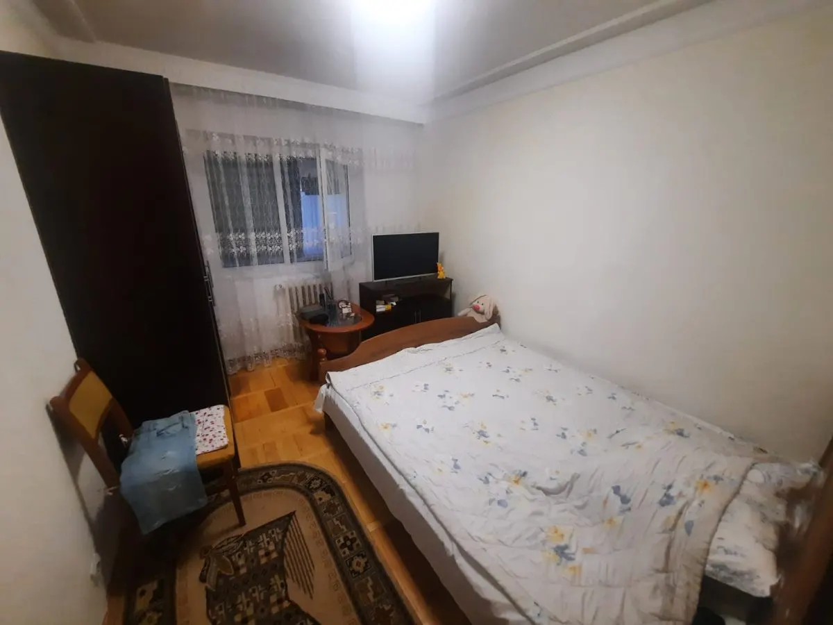 Apartament 3 camere decomanadat, etaj 2/4, zona Cug, 128.000 Euro - foto 3