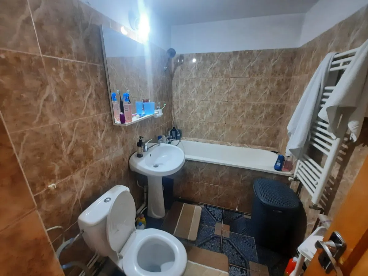 Apartament 3 camere decomanadat, etaj 2/4, zona Cug, 128.000 Euro - foto 4