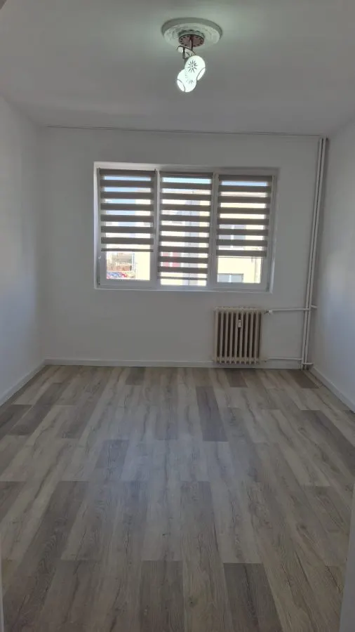 GARSONIERA LIBERA ETAJ 2 DIN 3 BAZA 3 - foto 4