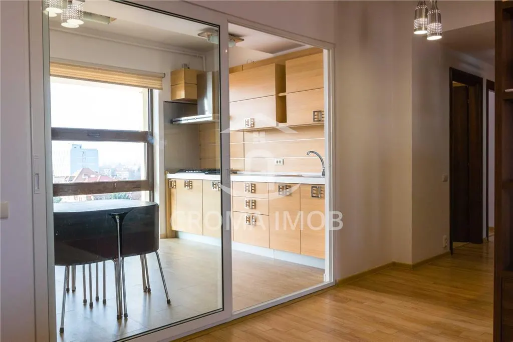 Cromaimob - Inchiriere apartament 3 camere, in Ploiesti, lux, zona Ultracentral - foto 12