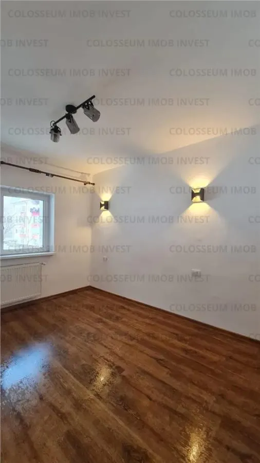 Apartament cu 2 camere, decomandat - zona Racadau - foto 2