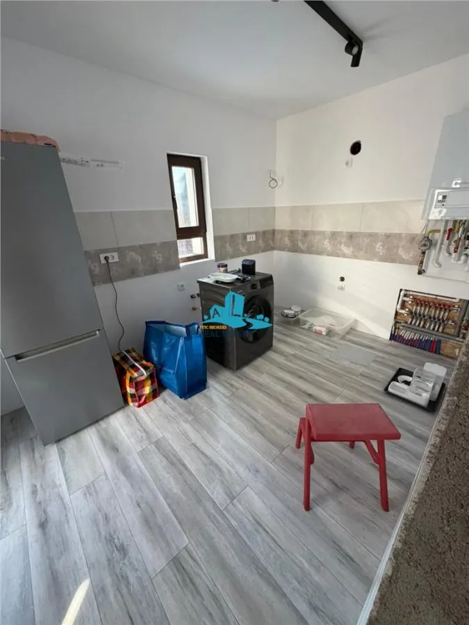 Vanzare casa 3 camere, 2 bai, curte 300 mp, Parc Bazilescu, renovata integral - foto 11