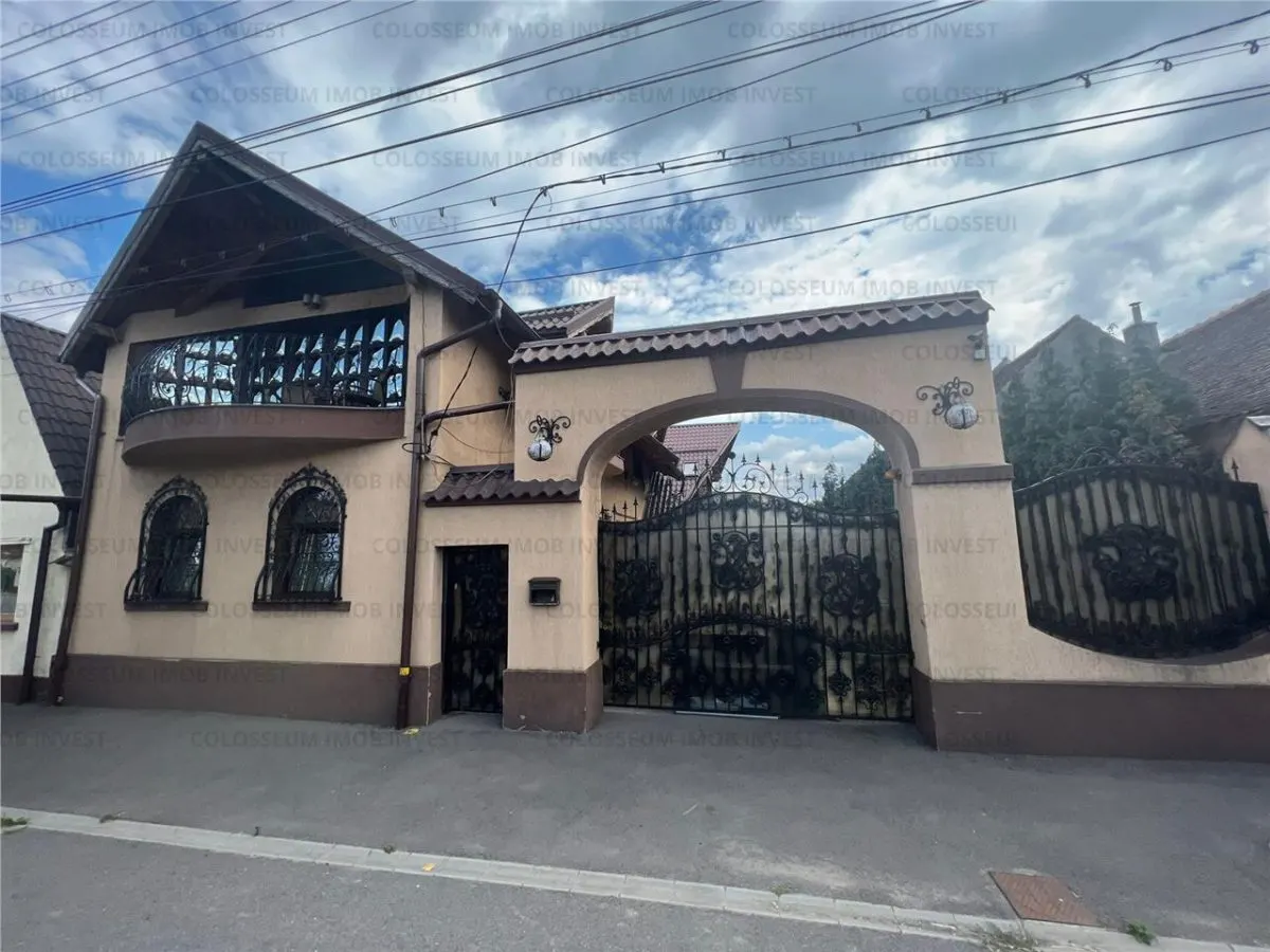 Casa deosebita, spatioasa, cu teren - Codlea, jud. Brasov - foto 1