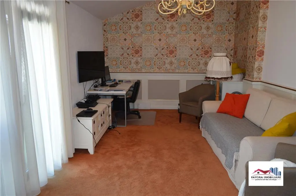 Apartament Nou 3 Camere si Parcare de Vanzare in Zona Centrala - foto 1