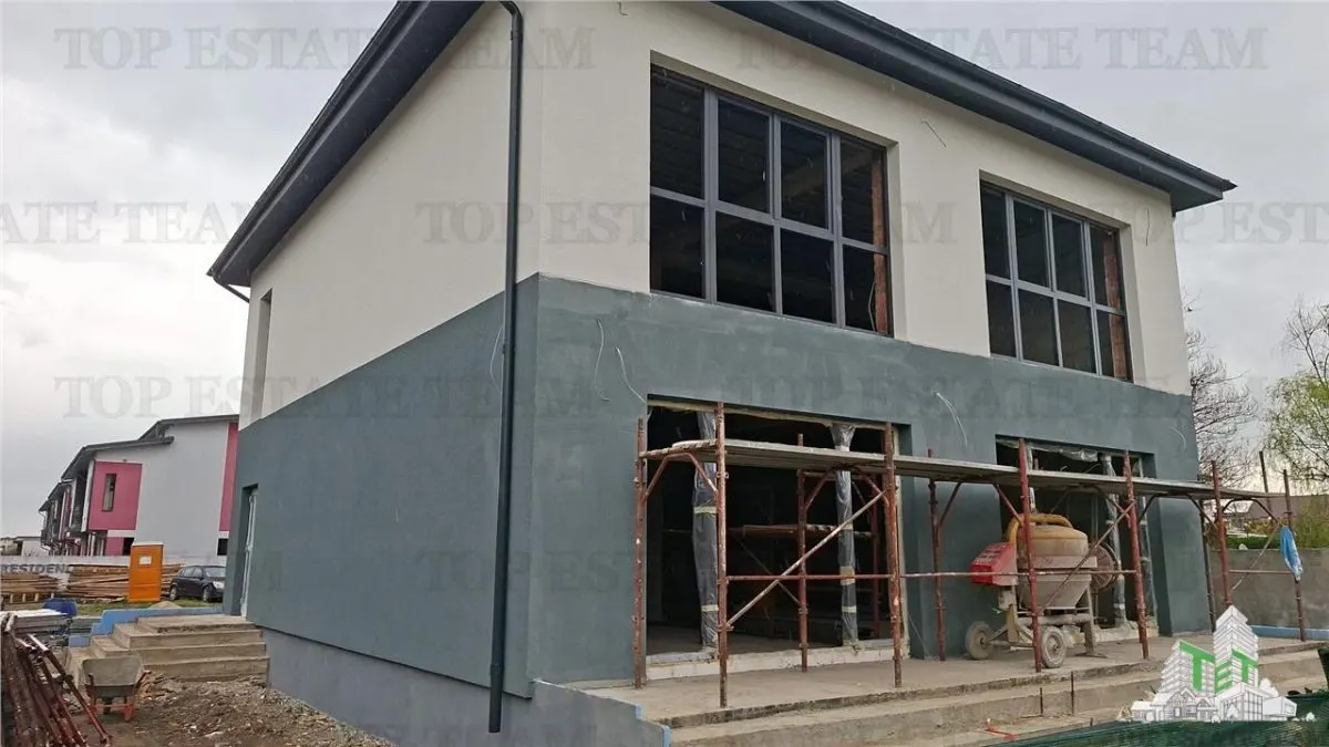 Cladire 240mp cu 2 spatii comerciale la inchiriat in centru Domnesti - foto 1