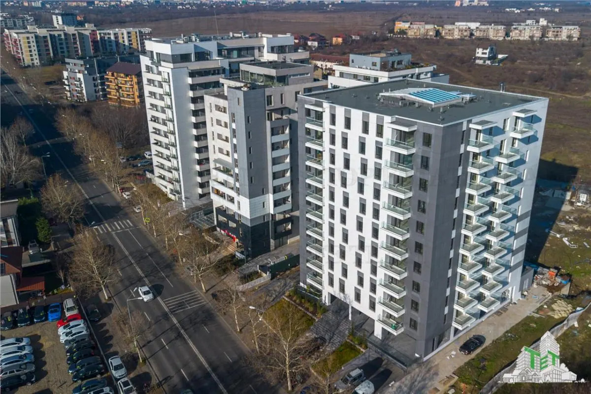 Vanzare imediata. Acte complete. Apartament 3 camere cu terasa 20 mp - foto 1