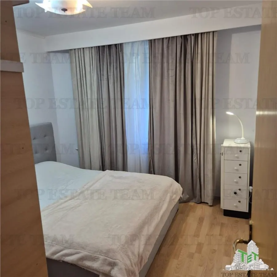 Apartament spatios cu 4 camere plus boxa accesibila din interior. - foto 2