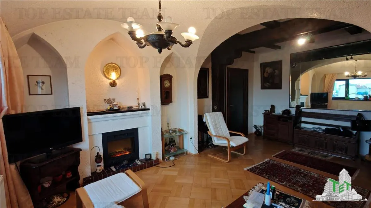Apartament de 3 camere ultracentral, 2 intrari, lift cu acces privat, pod pentru depozitare, centrala proprie, in sectorul 2 - foto 1