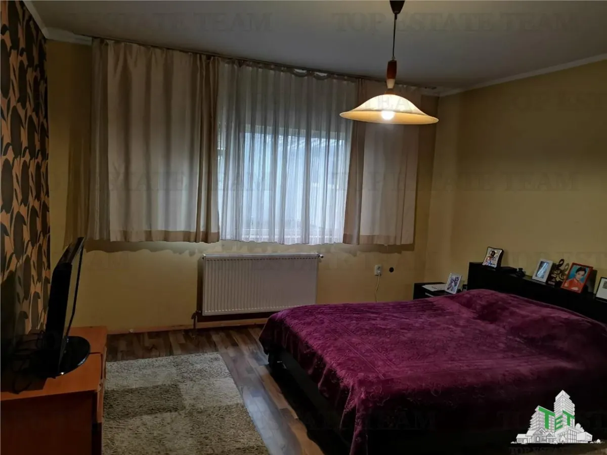 Vila cu etaj in Adunatii Copaceni, p+1+ pod + garaj + anexe, 5 camere, teren 1000mp - foto 7