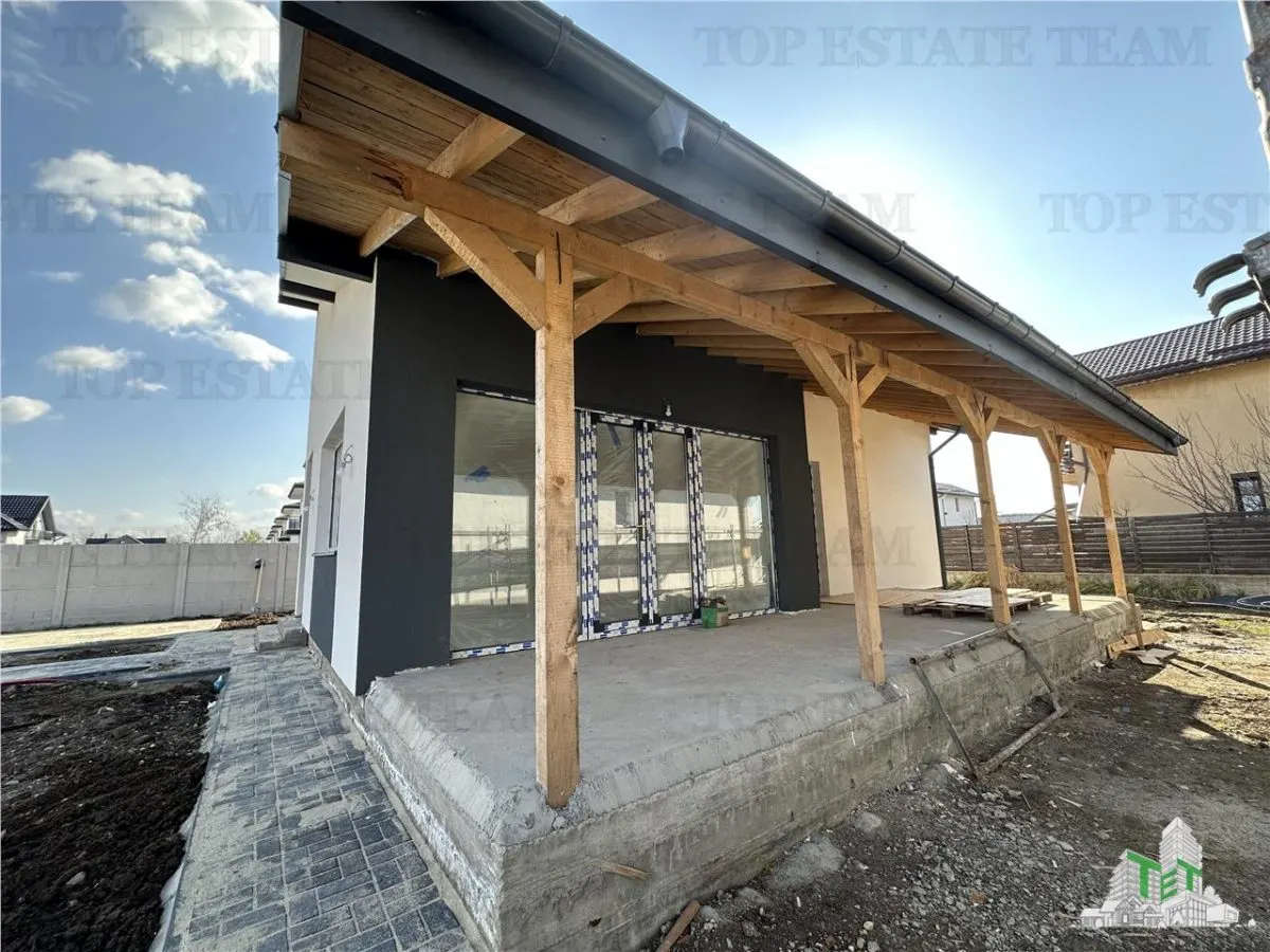 Vila cocheta cu 3 camere, dormitor matrimonall,  incalzire in pardoseala, terasa superba, si pod spatios, Calea Bucuresti , 15 minute de  metrou Pacii - foto 4