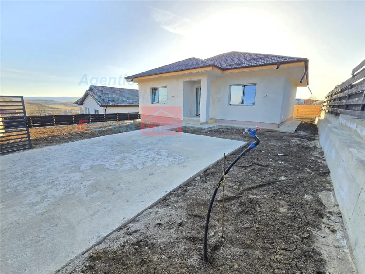 Finalizata si intabulata: casa noua, de vanzare, la Dumesti - foto 3