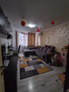 Apartament 3 camere decomandat  etaj intermediar  zona Gemenii - Brasov