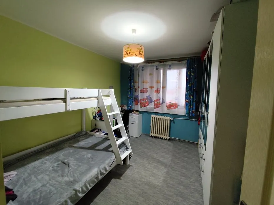 Apartament 3 camere decomandat  etaj intermediar  zona Gemenii - foto 4
