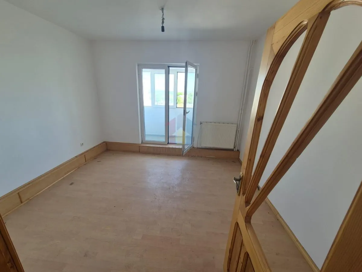 Apartament 4 camere, bloc cu lift, Bariera-Catedrala - foto 4