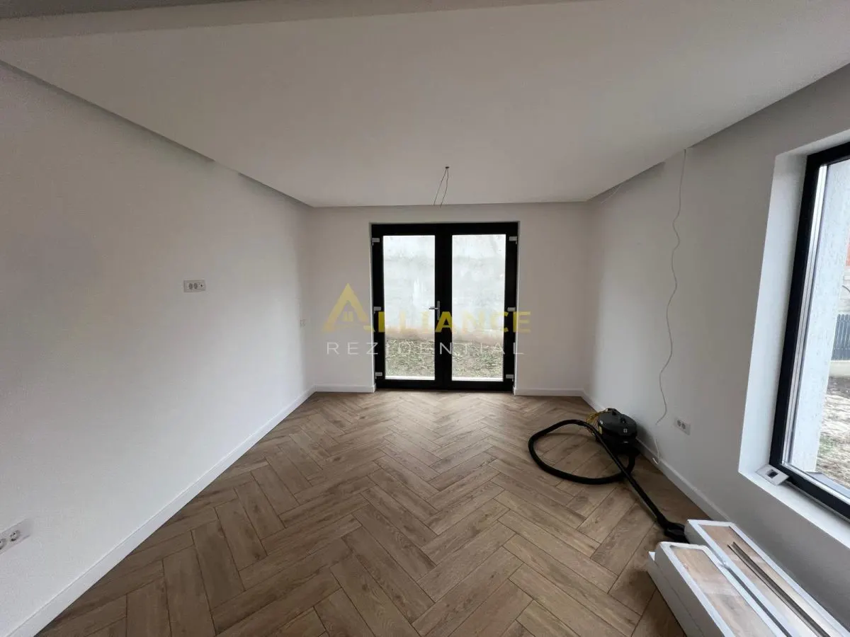 Casa individuala - 4 camere  - 2 bai - 100 mp utili-teren 215mp - foto 12