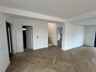 Casa individuala - 4 camere  - 2 bai - 100 mp utili-teren 215mp - foto 8