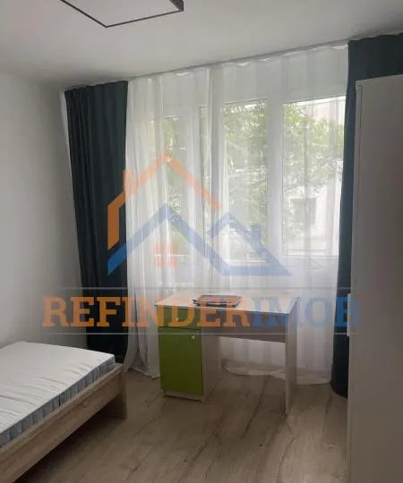 Apartament de vanzare cu 3 camere, zona Titan - Policlinica Titan - foto 3