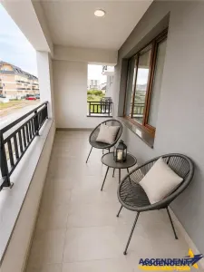 Apartament cu 3 camere, decomandat, regim vila, terasa, 2bai, Tractorul, Brasov - foto 4