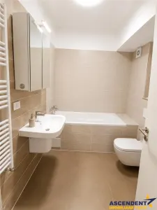 Apartament cu 3 camere, decomandat, regim vila, terasa, 2bai, Tractorul, Brasov - foto 5