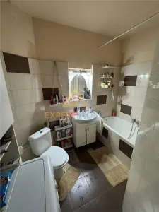 Apartament de vanzare cu 4 camere, Str. Moldovei-Central - foto 3