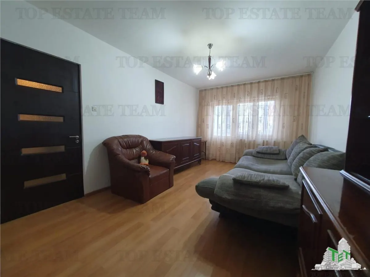 Apartament 4 Camere bloc Petromar in zona Gara Constanta - foto 1