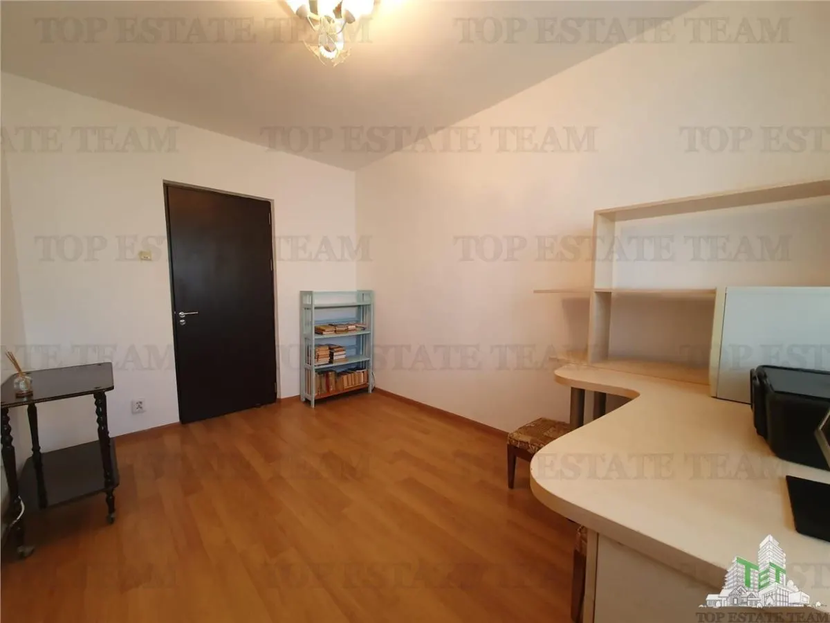 Apartament 4 Camere bloc Petromar in zona Gara Constanta - foto 11