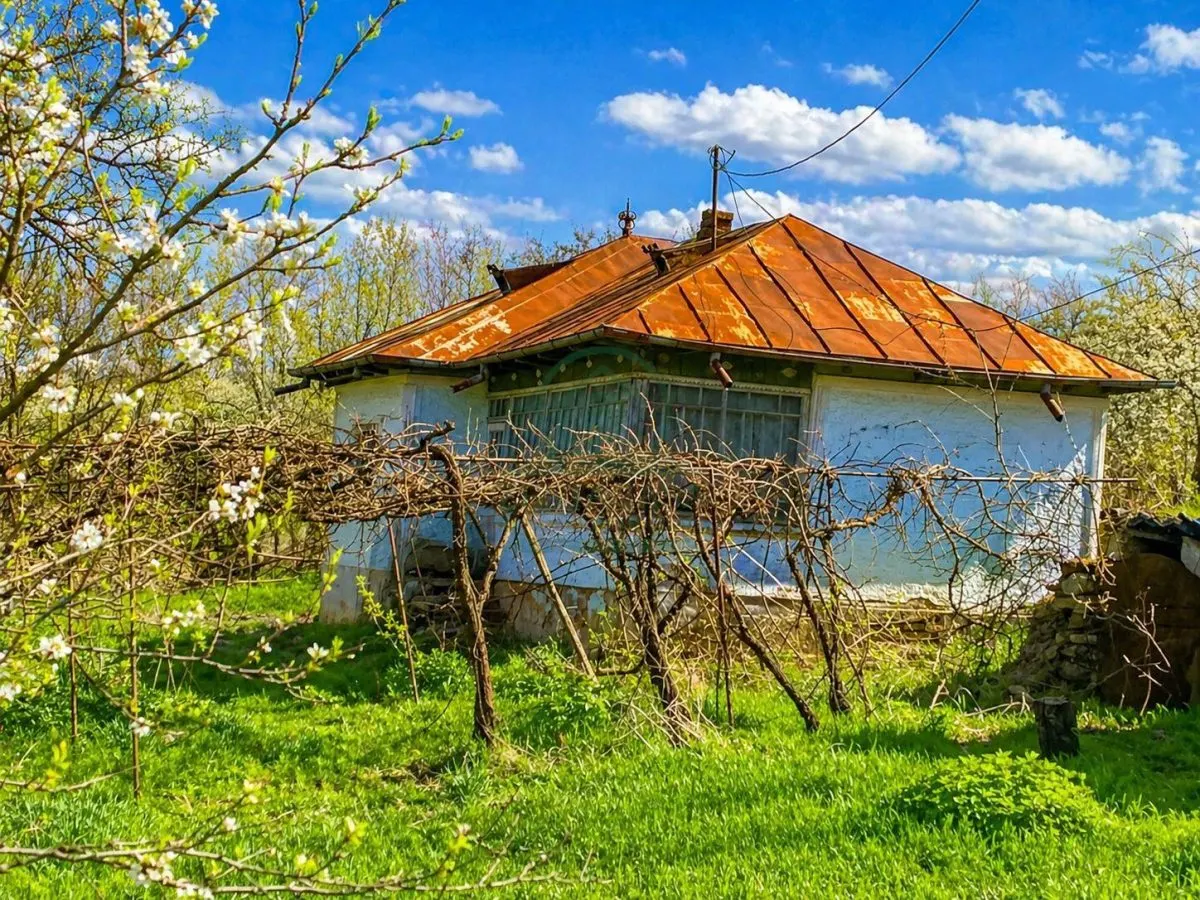 Casa batraneasca + 4600 mp teren intravilan, Poiana - Iasi - foto 1
