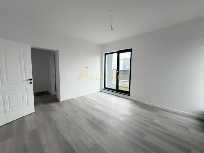 Casa individuala  ~ 4 camere ~ 2 bai ~ 112mp utili + 470mp teren - foto 9
