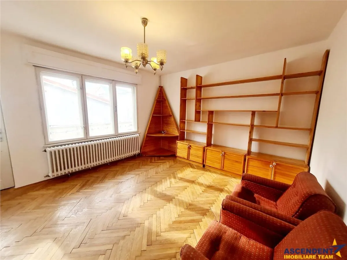 Nivel in  vila, 4 camere, cu garaj, curte proprie, Central, Brasov - foto 9