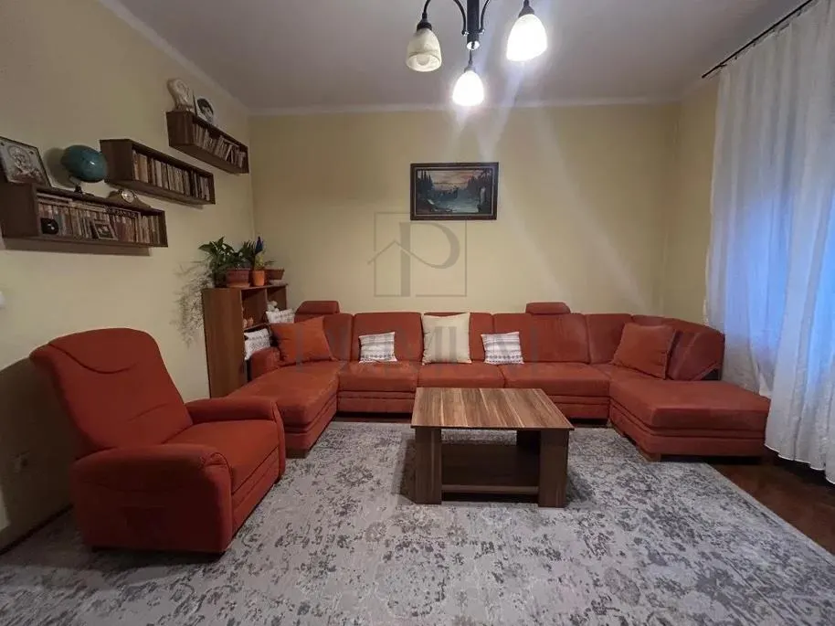 BRANCOVEANU - AP. 1 CAMERA - mobilat,utilat,decomandat +  PARCARE IN CURTE - foto 1