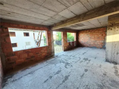 Casa de vanzare cu priveliste frumoasa - foto 5