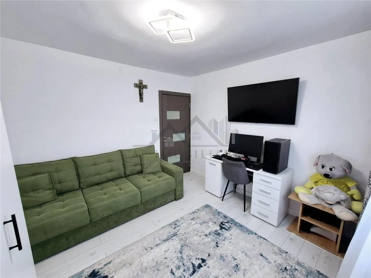 Apartament cu 3 camere de vanzare - foto 4