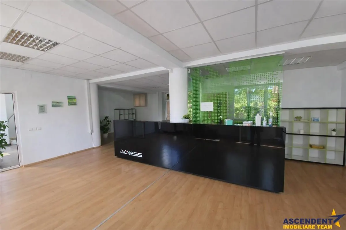 Spatiu, configurat pe trei niveluri, Central, Brasov - foto 4