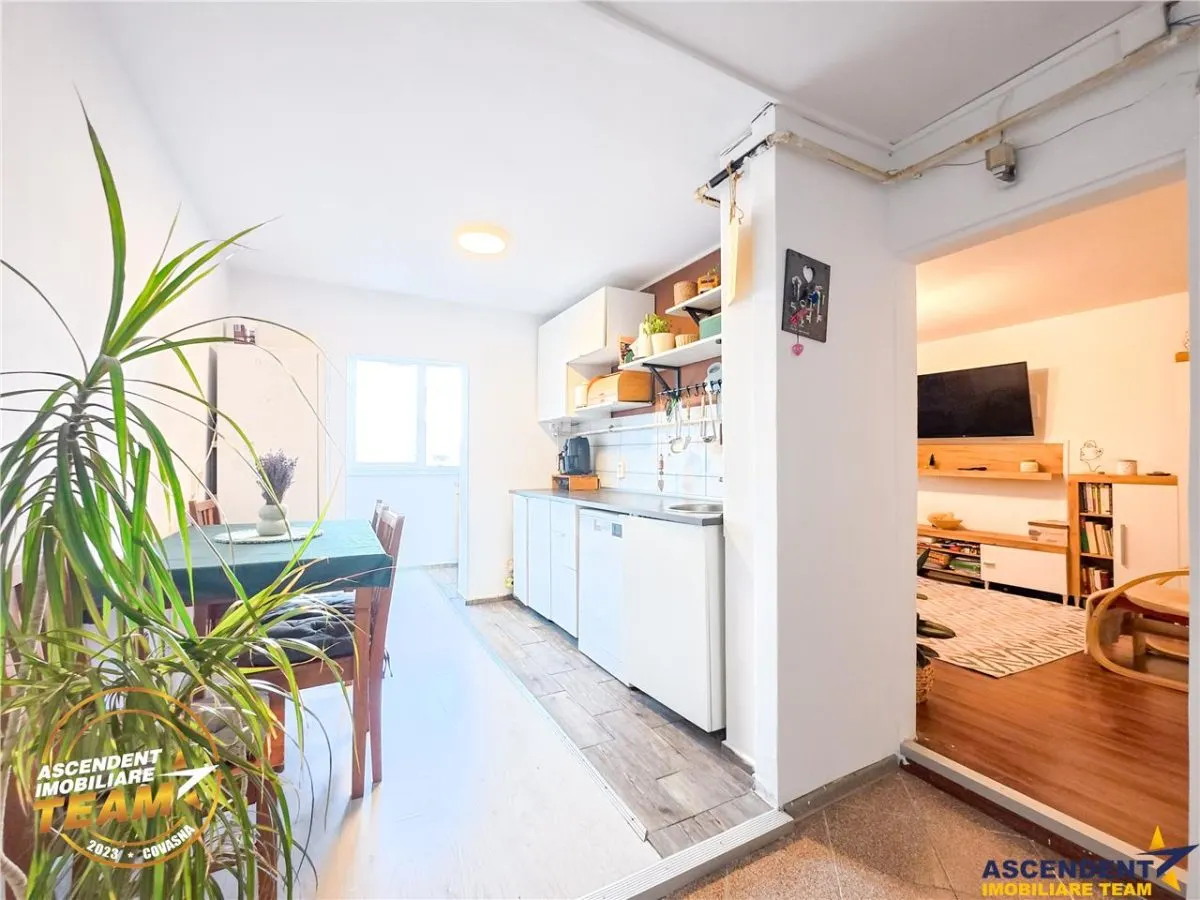 FILM& 3D!Apartament decomandat,3 camere,rezidential/servicii,Central,Sfantu Gheorghe. - foto 3