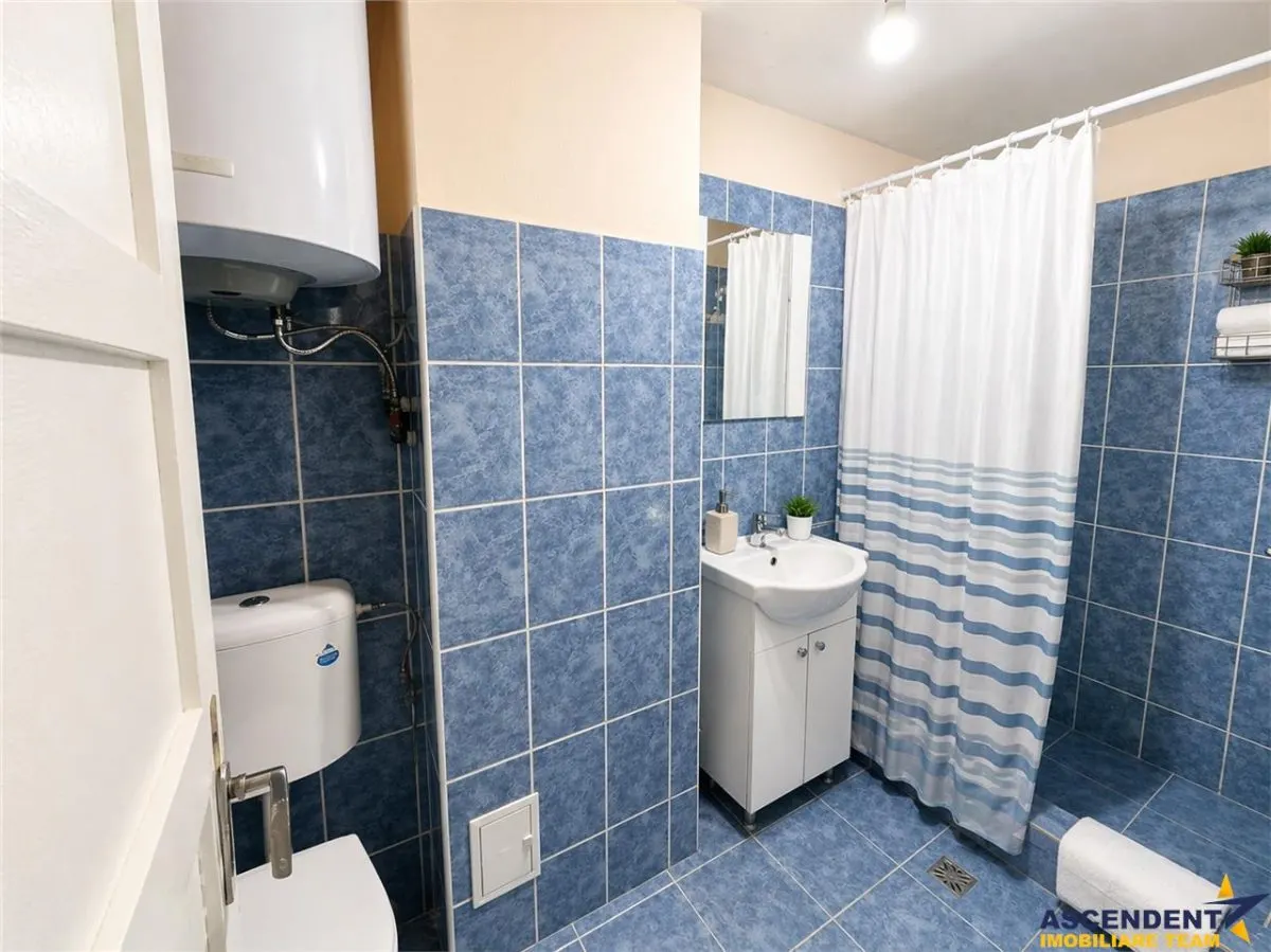 Casa potential:activitati comerciale, birouri, locuire multifamiliala,677 mp teren - foto 20