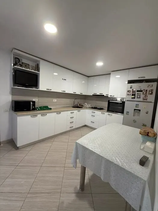 Casă de vânzare în Popești-Leordeni â€“ 395 mp, mobilată, lângă Primări - foto 9