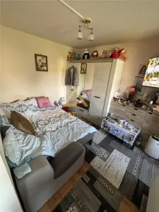 Apartament 2 camere semidecomandat  Cuza Voda pret corect - foto 4
