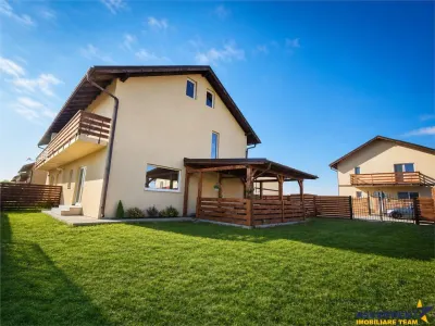 Casa mobilata si utilata, curte individuala, Izvor, Tarlungeni, Brasov - Brasov