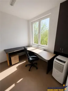 Spatiu pretabil:birouri/ cabinete/ servicii, acces stradal,curte proprie,Central,Targu Mures. - foto 10