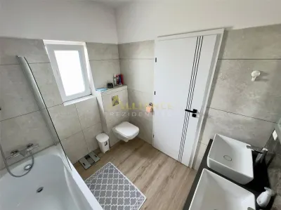 Casa Individuala - 4 camere - 3 bai - 300mp teren - foto 13