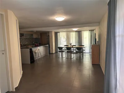 DAMBOVITA CASA 4 CAMERE, DECOMANDAT, PANOURI SOLARE - Timisoara