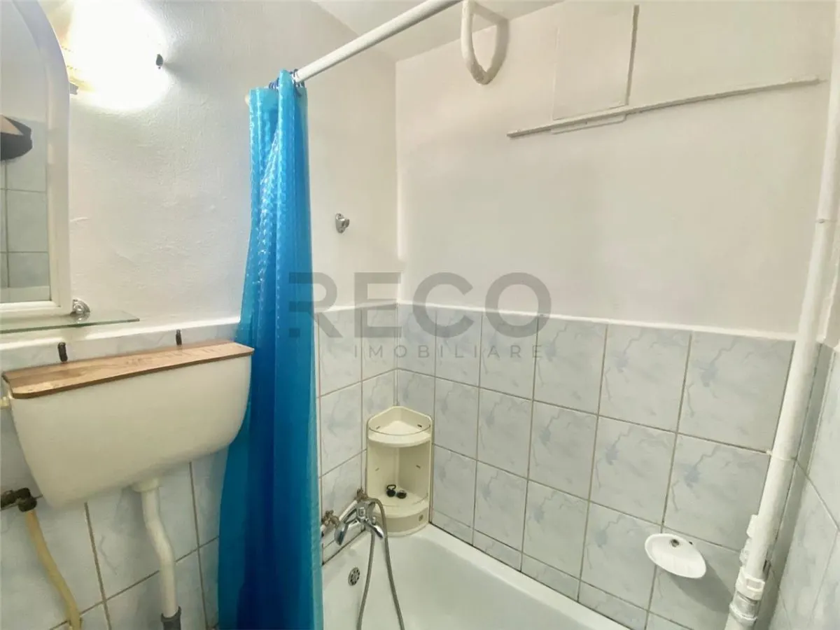 RECO Garsoniera 1 camera, zona Rogerius, etaj 2, mobilata si utilata - foto 4
