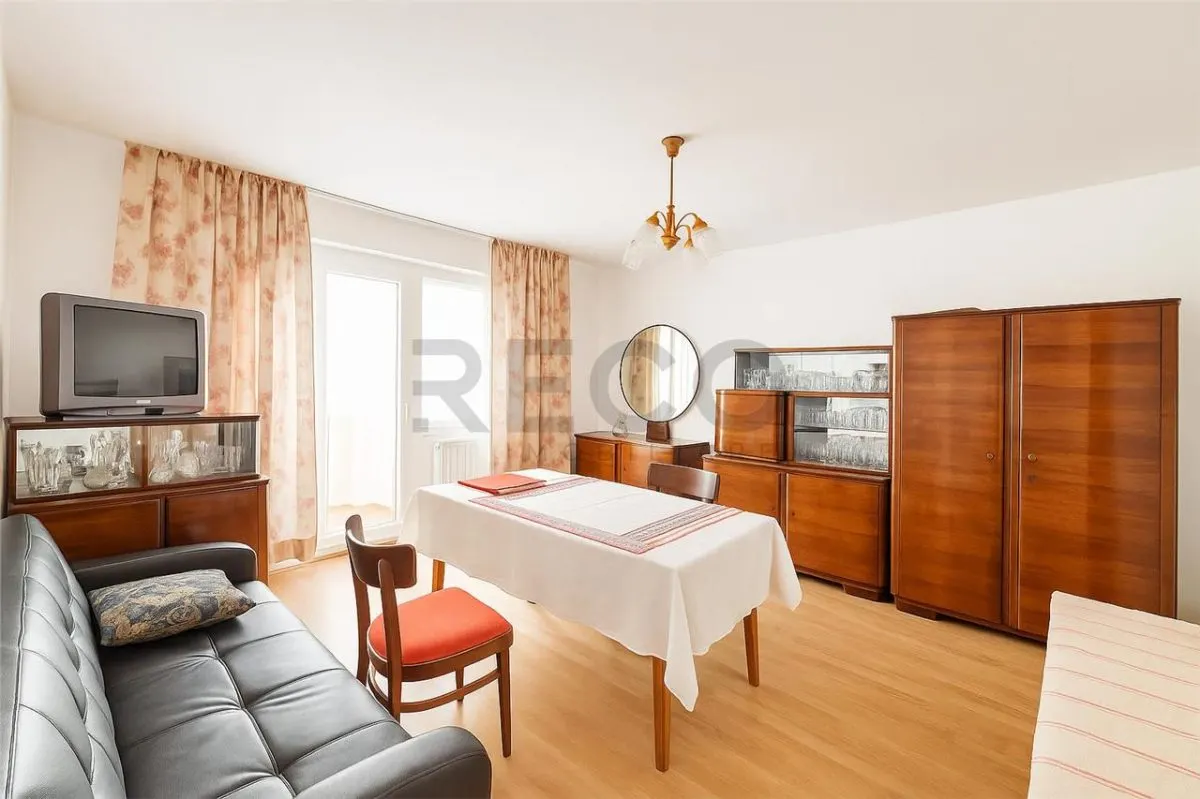 RECO Apartament cu 4 camere, decomandat, in Nufarul, la etajul 1 - foto 1
