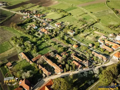 Casa familiala cu: teren 2.822 mp intravilan, ,sauna,  atelier, terasa, Central Capeni Baraolt - foto 4