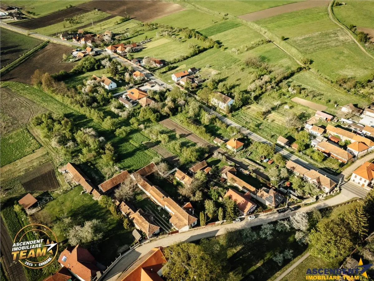 Casa familiala cu: teren 2.822 mp intravilan, ,sauna,  atelier, terasa, Central Capeni Baraolt - foto 4
