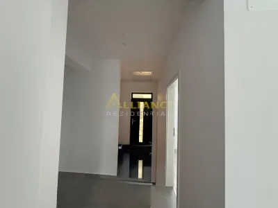 Casa de vânzare - 4 camere Comuna Berceni - confort, spatiu si intimitate - foto 5