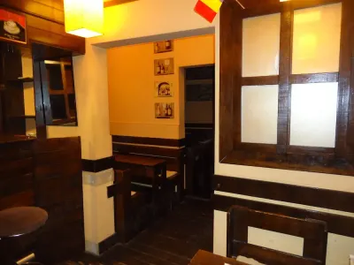 Casă cu spațiu comercial + locuință, ideală pentru HoReCa in  Zona Pache Protopopescu - Bucuresti