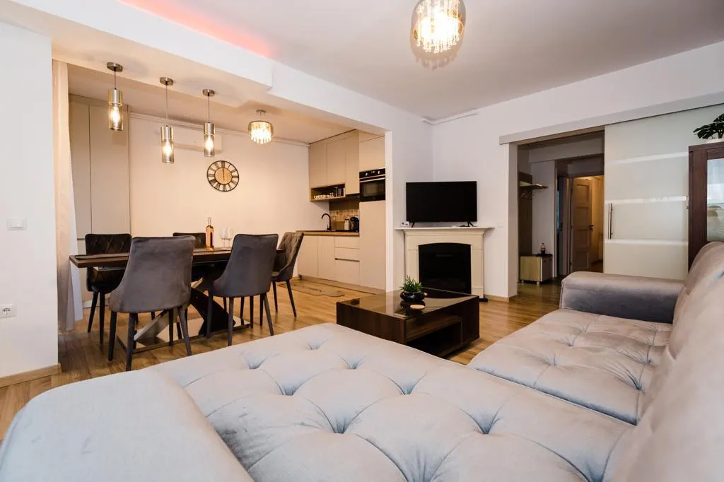 Ultracentral  Apartment  Panorama  Terasă, Șemineu Electric  Design Modern - foto 1