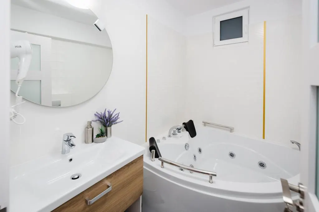 Ultracentral  Apartment  Panorama  Terasă, Șemineu Electric  Design Modern - foto 17